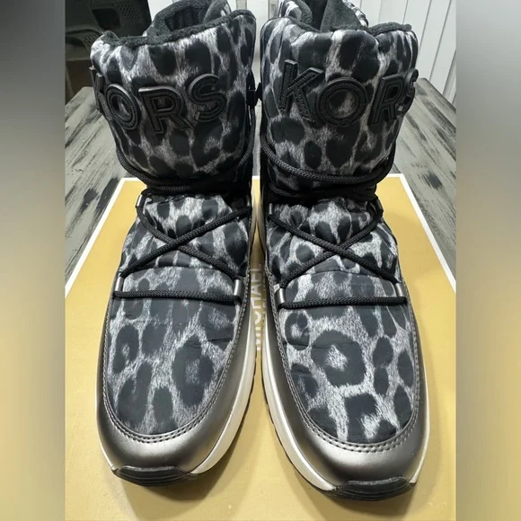 Michael Kors Cassia Black and Gray Cheetah Print Ankle Booties Size 9.5 - Picture 8 of 16